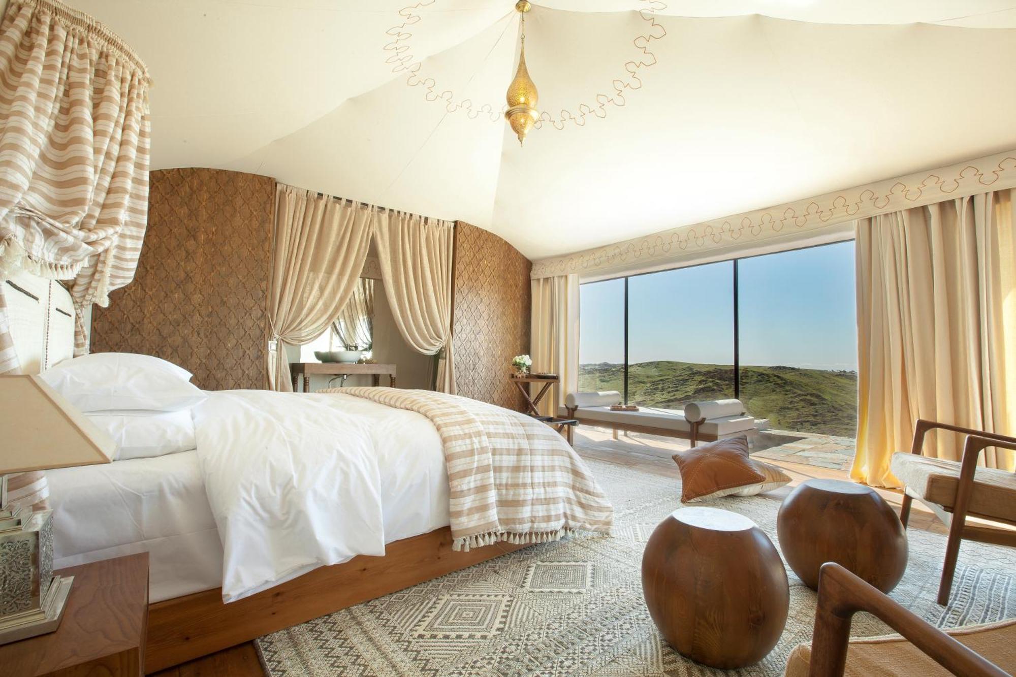 The White Camel Camp - Agafay Desert Activities بيت خشبي