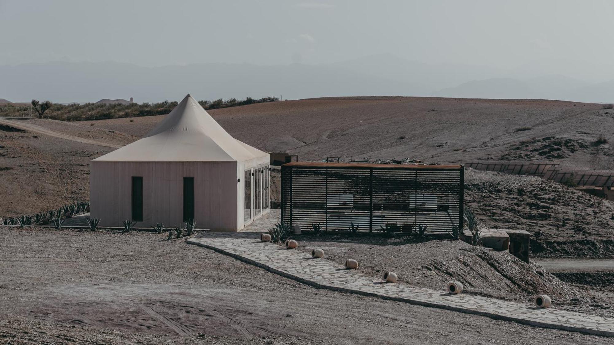 The White Camel Camp - Agafay Desert Activities بيت خشبي مراكش